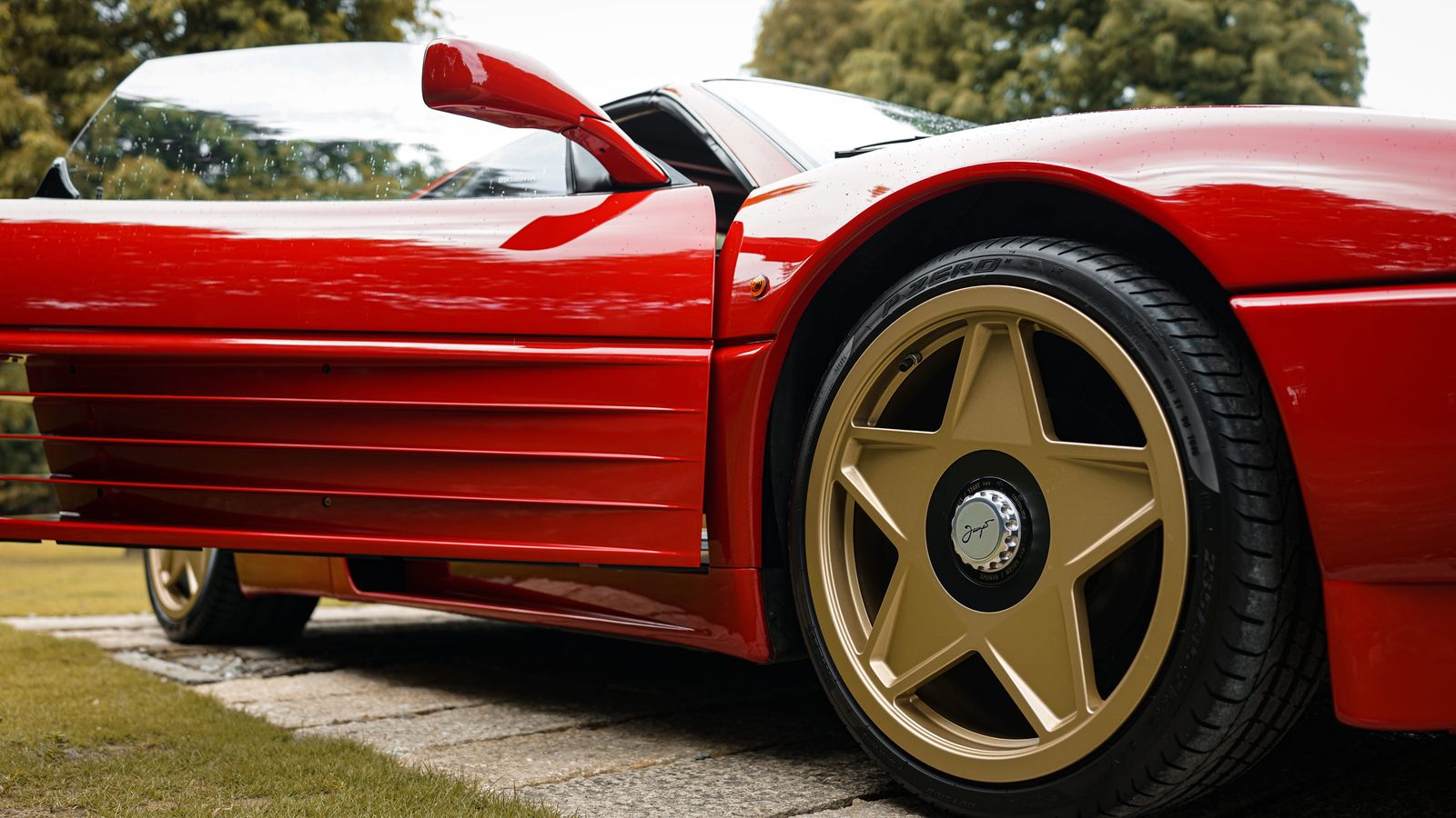 Ferrari 348 GTS 搭配 Jaeges RF 輪圈